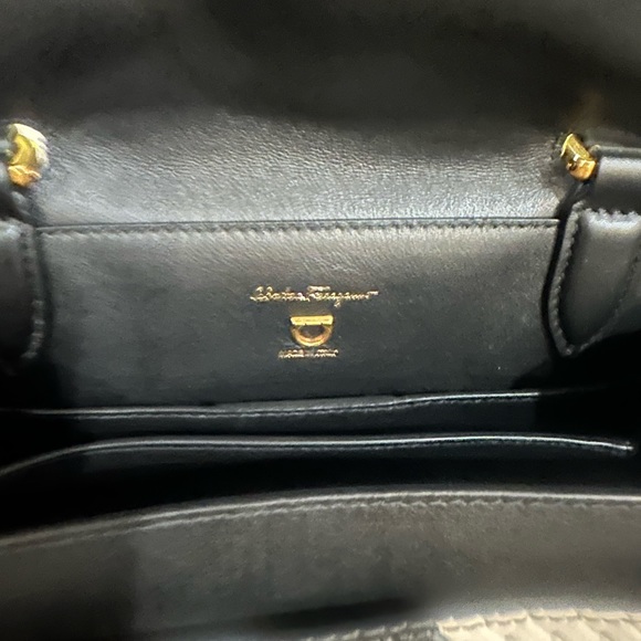 AUTHENTIC Salvatore Ferragamo Trifoluo Top Handle Bag Woven Leather Medium - Picture 12 of 16